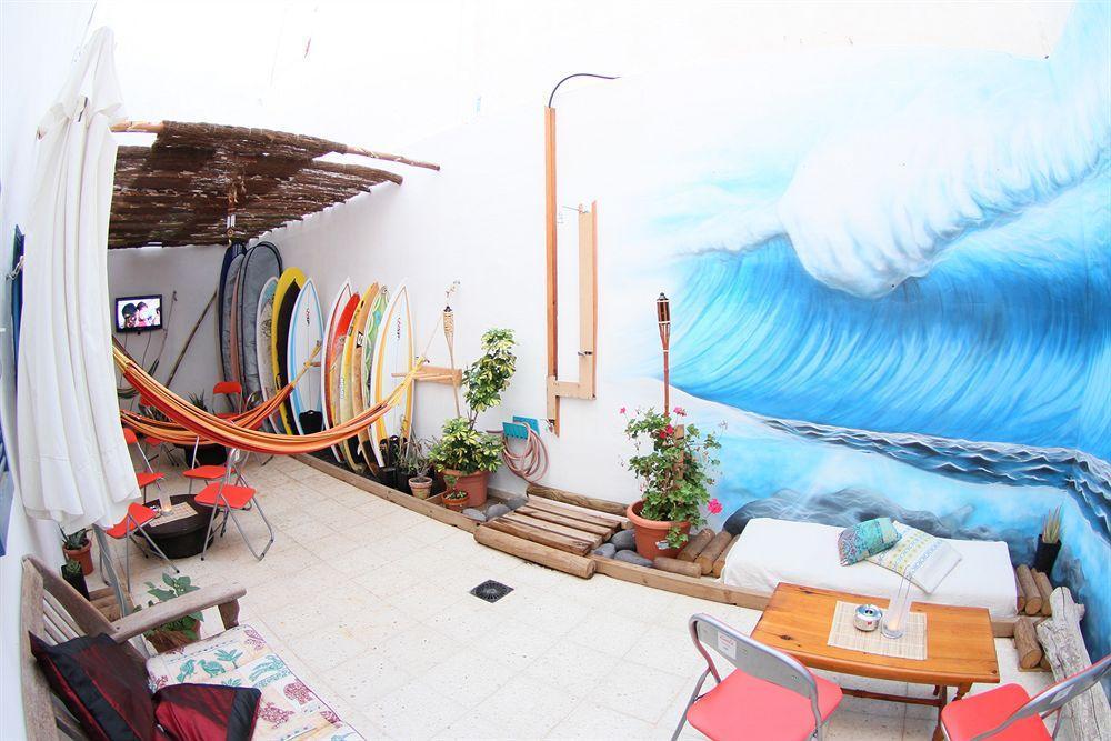 Caleta De Famara Hotel Clandestino Surf Adventure מראה חיצוני תמונה